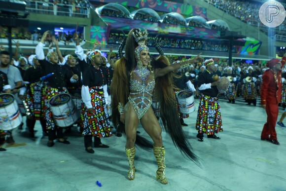 Gracyanne Barbosa é rainha de bateria da União da Ilha neste carnaval de 2018