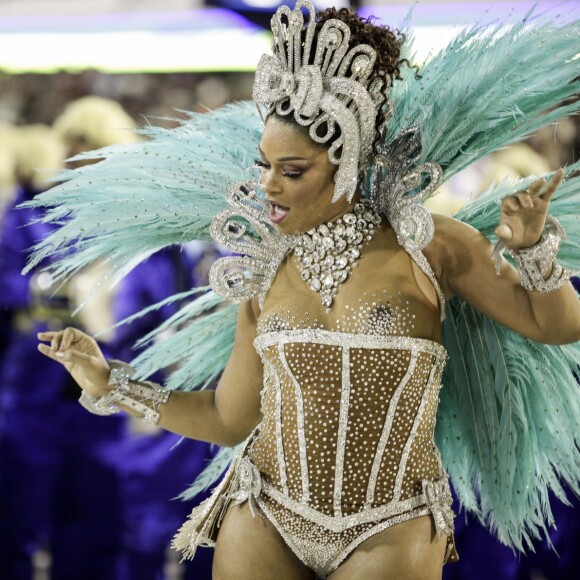 'Esse ano é muito especial, eu venho com ainda mais força, a força de ser mãe, além do meu amor pela escola', disse Juliana Alves