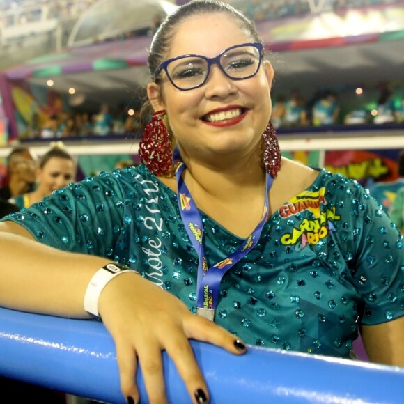 Marília Mendonça curtiu o Camarote Guanabara no segundo dia de desfiles do Rio