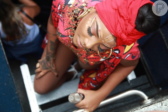 Ludmilla usou maquiagem afro em bloco do Rio de Janeiro