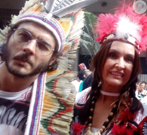 Fátima Bernardes e Túlio Gadêlha curtiram bloco de Carnaval Cacique de Ramos em Olaria, Zona Norte do Rio de Janeiro, nesta terça-feira, dia 13 de fevereiro de 2018