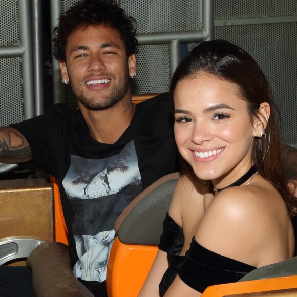 'Exige uma maturidade que a gente não teve em alguns momentos. Nos desencontramos por causa da distância e do trabalho', explicou Bruna Marquezine
