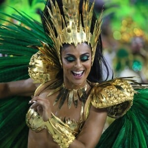 Juliana Paes desfilou como rainha da bateria da Grande Rio em 2018