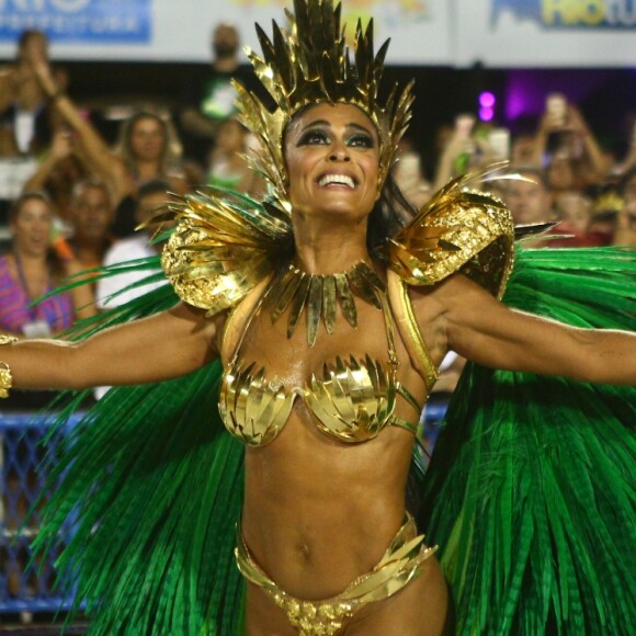 Após 10 anos, Juliana Paes retornou ao cargo de rainha de bateria na Grande Rio