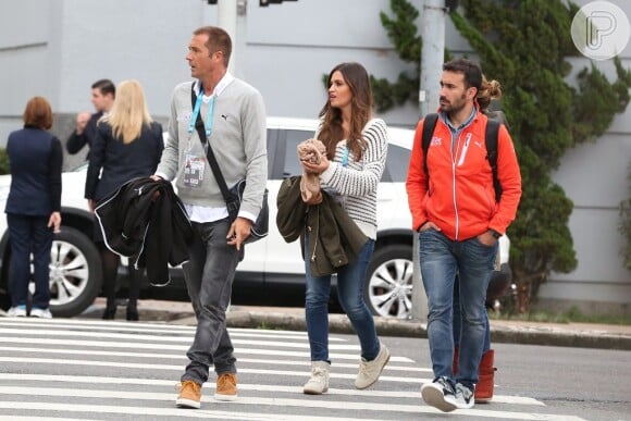Sara Carbonero veio ao Brasil fazer a cobertura da Copa do Mundo para uma TV espanhola. Além disso, ela vai acompanhar o marido, Iker Casillas