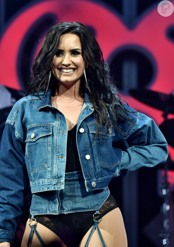 Demi Lovato falou que ainda luta contra a imagem que tem do próprio corpo