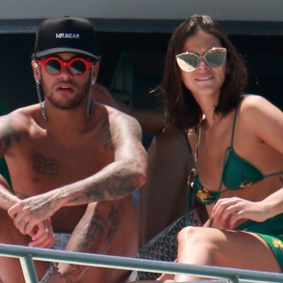 'Exige uma maturidade que a gente não teve em alguns momentos. Nos desencontramos por causa da distância e do trabalho', afirmou Bruna Marquezine