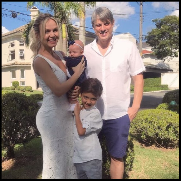 Eliana voltou de recente viagem dos EUA com o noivo, Adriano Ricco, e os filhos, Arthur e Manuela