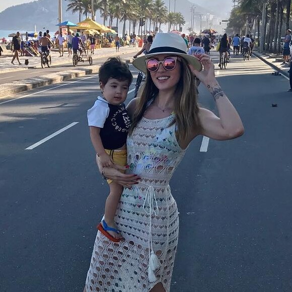 Ex-BBB Aline Gotschalg é mãe do pequeno Lucca, do relacionamento com Fernando Medeiros
