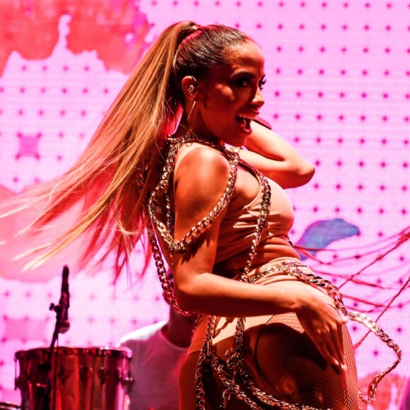 Anitta se apresentou na Quinta da Anitta, no Camarote Nº1 da Marquês de Sapucaí, no Rio de Janeiro, nesta quinta-feira, 15 de fevereiro de 2018