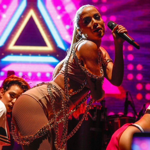 Neste sábado (17), Anitta se apresenta no Bloco das Poderosas, no Centro do Rio de Janeiro