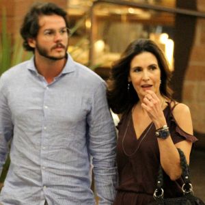 Fátima Bernardes e o namorado, Túlio Gadêlha, curtem bar com amigos nesta sexta-feira, dia 16 de fevereiro de 2018