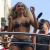 Anitta levou milhares de foliões à rua no 'Bloco das Poderosas'