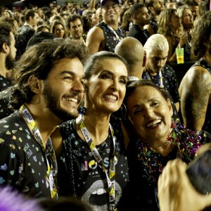 Fátima Bernardes posa com fãs e comemora boa fase: 'Tanto que o público está percebendo e comentando. Sou muito transparente e não consigo enganar o público'