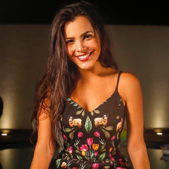 'Viajar enriquece a alma', disse Emilly Araújo em sua segunda ida a Paris