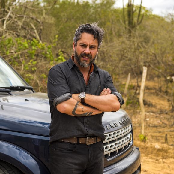 'Não é um personagem totalmente bom, nem totalmente mau, o que o torna muito humano. O que acho mais interessante é que muitas das decisões que ele toma podem esconder seu verdadeiro caráter', definiu Alexandre Nero sobre o novo personagem