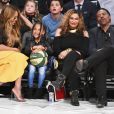 Beyoncé estava acompanhada pela filha Blue Ivy, a mãe, Tina Knowles, e o padrasto, o ator Richard Lawson