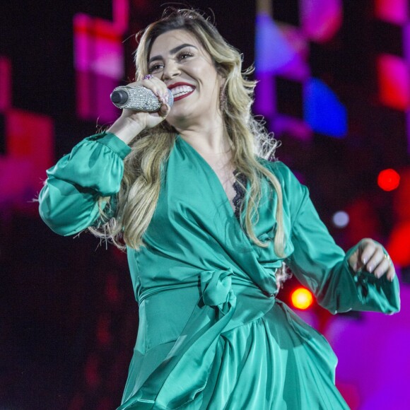 'O que eu ainda não consegui usar no meu dia a dia e em shows é roupa rodada, isto é, saia rodada, vestido rodado. Já usei em evento mais formal, mas de maneira mais informal não', disse Naiara Azevedo