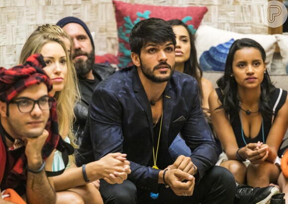 Lucas e Jéssica estão vivendo um flerte desde que entraram no 'Big Brother Brasil 18'