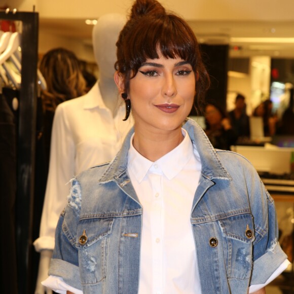 Fernanda Paes Leme esperou o fim do Carnaval para adotar cabelo loiro