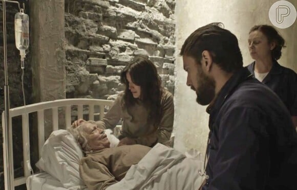 Renato (Rafael Cardoso) admite ter trocado medicação de Beatriz (Nathália Timberg) para provocar sua morte, na novela 'O Outro Lado do Paraíso'