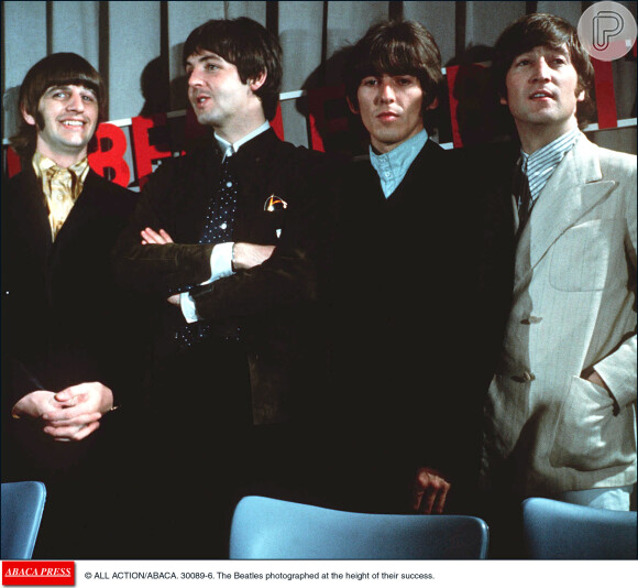 Numa rara apresentação conjunta, Paul McCartney e Ringo Starr tiveram no palco para marcar a noite de 1964, quando os Beatles se apresentaram no 'The Ed Sullivan Show' e foram assistidos por 73 milhões de pessoas
 