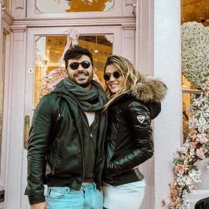 Ex-BBB Aline Gotschalg parabenizou o namorado, Geraldo Souto, por seu aniversário, nesta quinta-feira, 22 de fevereiro de 2018: 'Iluminado'