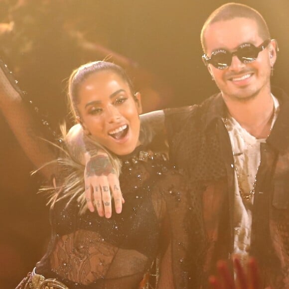 Anitta mostrou sua gratidão ao cantor colombiano J Balvin em post no Instagram