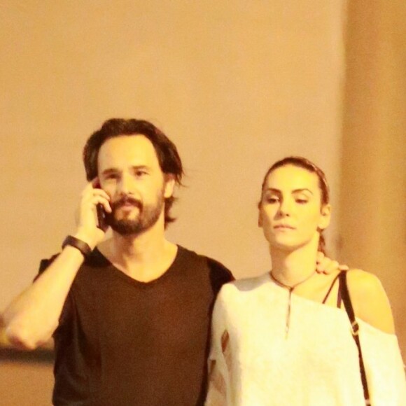 Rodrigo Santoro e Mel Fronckowiak são bastante discretos quando o assunto é a vida pessoal do casal