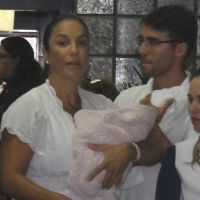 Ivete Sangalo mostra nova foto das gêmeas Marina e Helena: 'Saudáveis e gulosas'