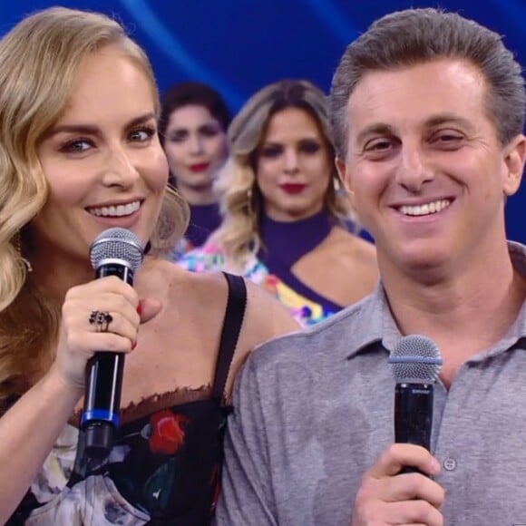 'Esta casa está fértil! Ontem a tartaruga, hoje mais pavão. Se cuida, Angélica!', brincou  Luciano Huck