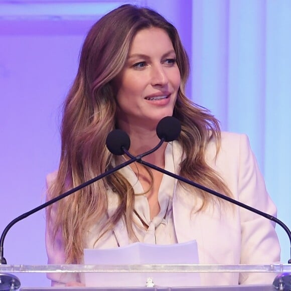 'Muito amor para todos!', declarou Gisele Bündchen