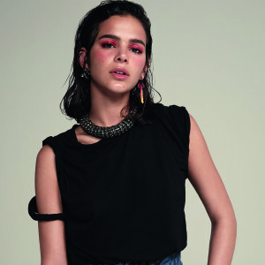 'Acabei de perceber que todo dia como frutas e legumes, por incrível que pareça. Eu amo comer', contou Bruna Marquezine