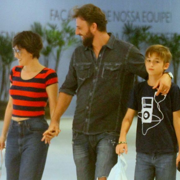 Fernanda Vasconcellos levou seu cachorro de estimação no passeio