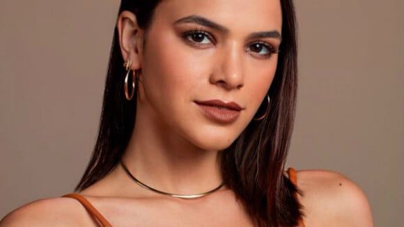 Bruna Marquezine aponta tendência de maquiagem para o inverno: 'Caramelo'