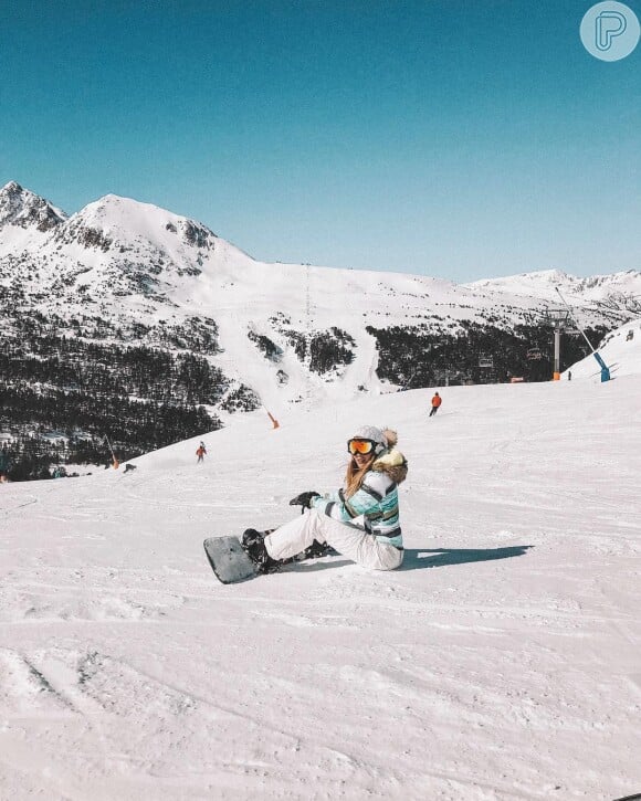 Aline Gotschalg postou fotos esquiando em Andorra durante a viagem