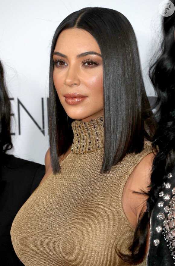 A técnica strobing substituiu o contorno e até a Kim Kardashian, maior adepta a antiga tendência, já está usando o novo estilo