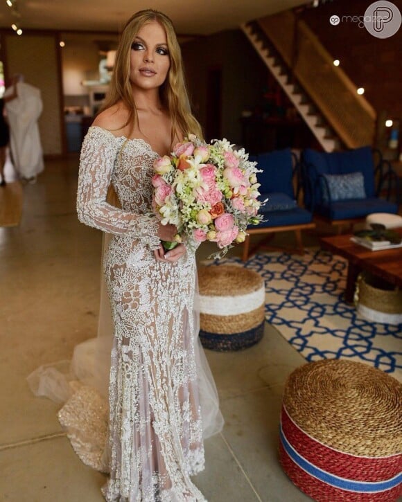 Luísa Sonza usou vestido assinado pela estilista Lethicia Bronstein em casamento com Whindersson Nunes