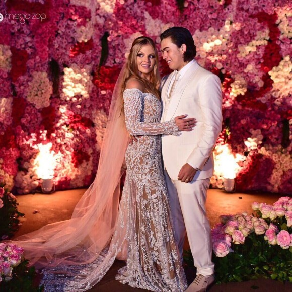 Casamento de Luísa Sonza e Whindersson Nunes aconteceu em uma capela na beira da praia