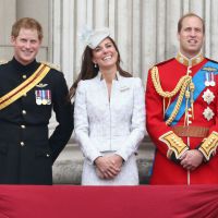 Kate Middleton esbanja bom humor em evento oficial com príncipes William e Harry
