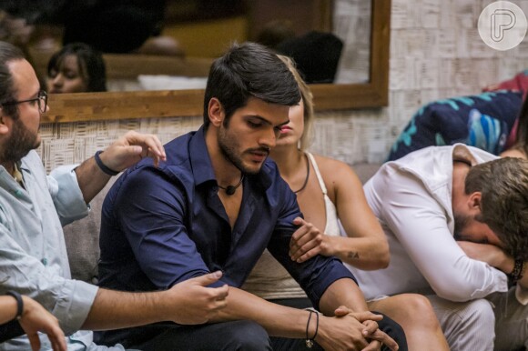 Ex-participante do 'Big Brother Brasil 18', Lucas rebateu críticas de que estaria fazendo 'marketing' para se manter na mídia