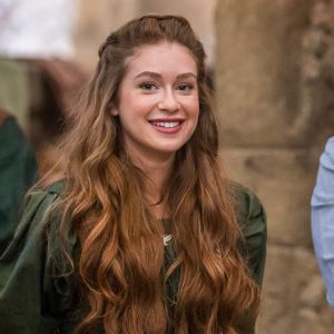 Marina Ruy Barbosa mostrou em seu Instagram Stories neste sábado, 3 de março de 2018, os bastidores da novela 'Deus Salve o Rei'