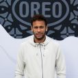 Jogador do Paris Saint-Germain, Neymar iniciou tratamento da cirurgia no pé direito