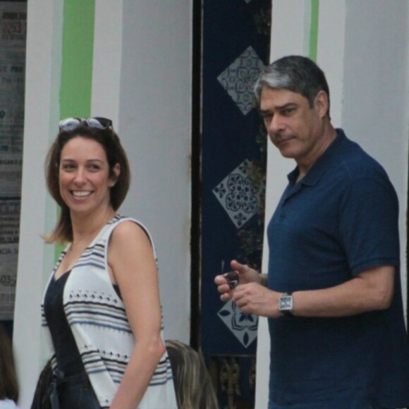 William Bonner e a fisioterapeuta Natasha Dantas estão juntos há quase um ano, mas só foram clicados juntos em julho