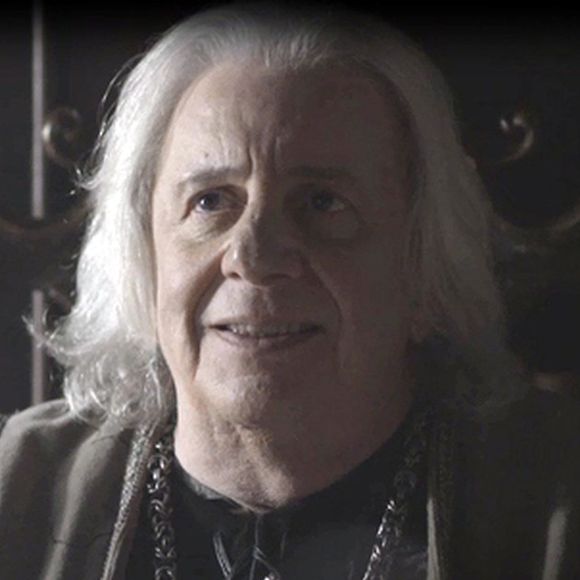 Com a filha, Catarina (Bruna Marquezine), Augusto (Marco Nanini) é irônico ao descobrir traição da princesa, na novela 'Deus Salve o Rei': 'O que pretende? Matar-me de vez?'