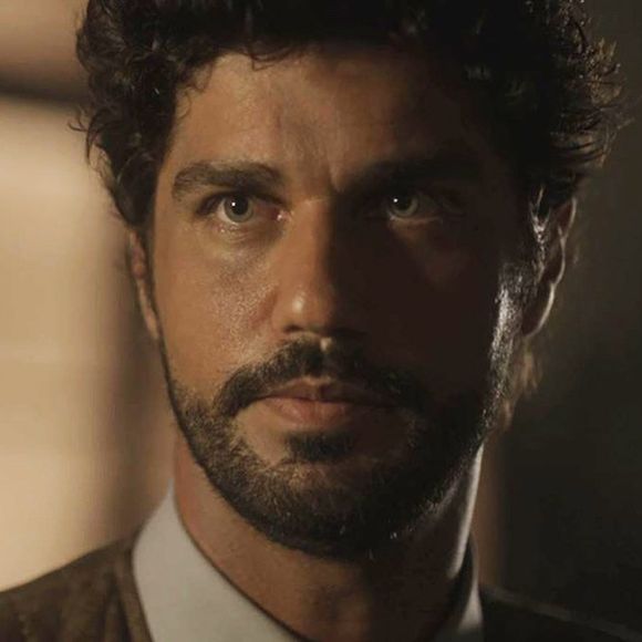 Inácio (Bruno Cabrerizo) quita sua dívida com Lucerne (Regina Duarte), na novela 'Tempo de Amar': 'Vida nova e cheia de desafios, mas com muitas alegrias. E a maior delas foi a senhora quem ajudou-me a conquistar. O encontro com minha filha'