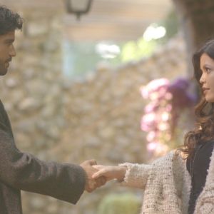 Inácio (Bruno Cabrerizo) pede nova chance para Maria Vitória (Vitória Strada), mas a mocinha rejeita, no fim da novela 'Tempo de Amar'