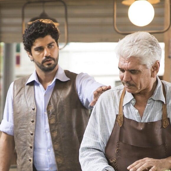 Inácio (Bruno Cabrerizo) é reencontrado por Geraldo (Jackson Antunes) e efetivado como gerente, na novela 'Tempo de Amar'