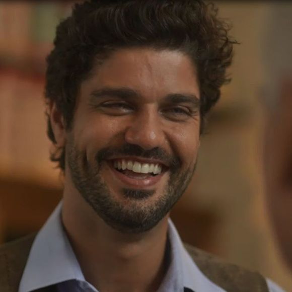 Inácio (Bruno Cabrerizo) agradece a ajuda de Geraldo (Jackson Antunes), na novela 'Tempo de Amar': 'Mais do que patrão, o senhor é meu grande amigo'