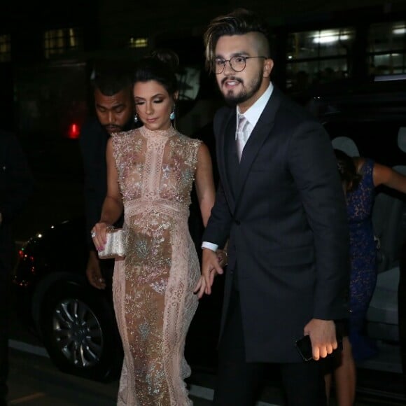 Luan Santana e namorada, Jade Magalhães, foram padrinhos de casamento de Matheus e Paula